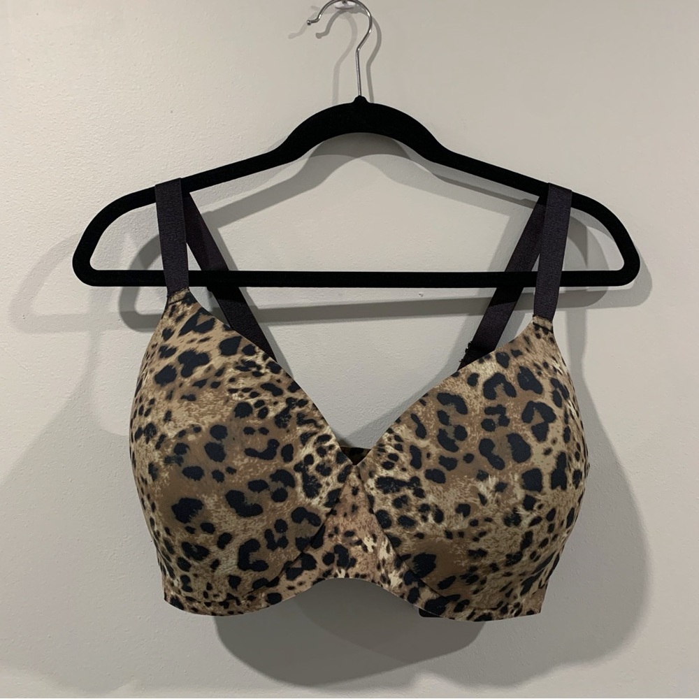 EBY 3D Precision Leopard Print Bra size Small DD